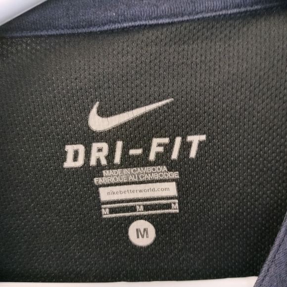 Nike DriFit Long Sleeve sweater - Picture 2 of 6